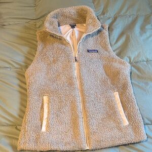 Patagonia Sherpa Fleece Vest in khaki size large